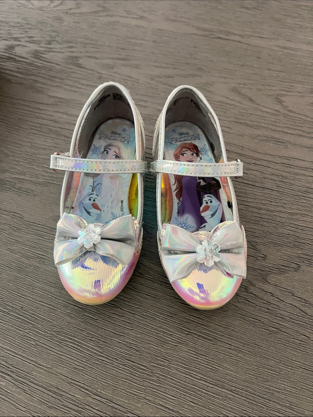 Disney Frozen Iridescent Holographic Mary Jane Shoes with Bow and small heel.